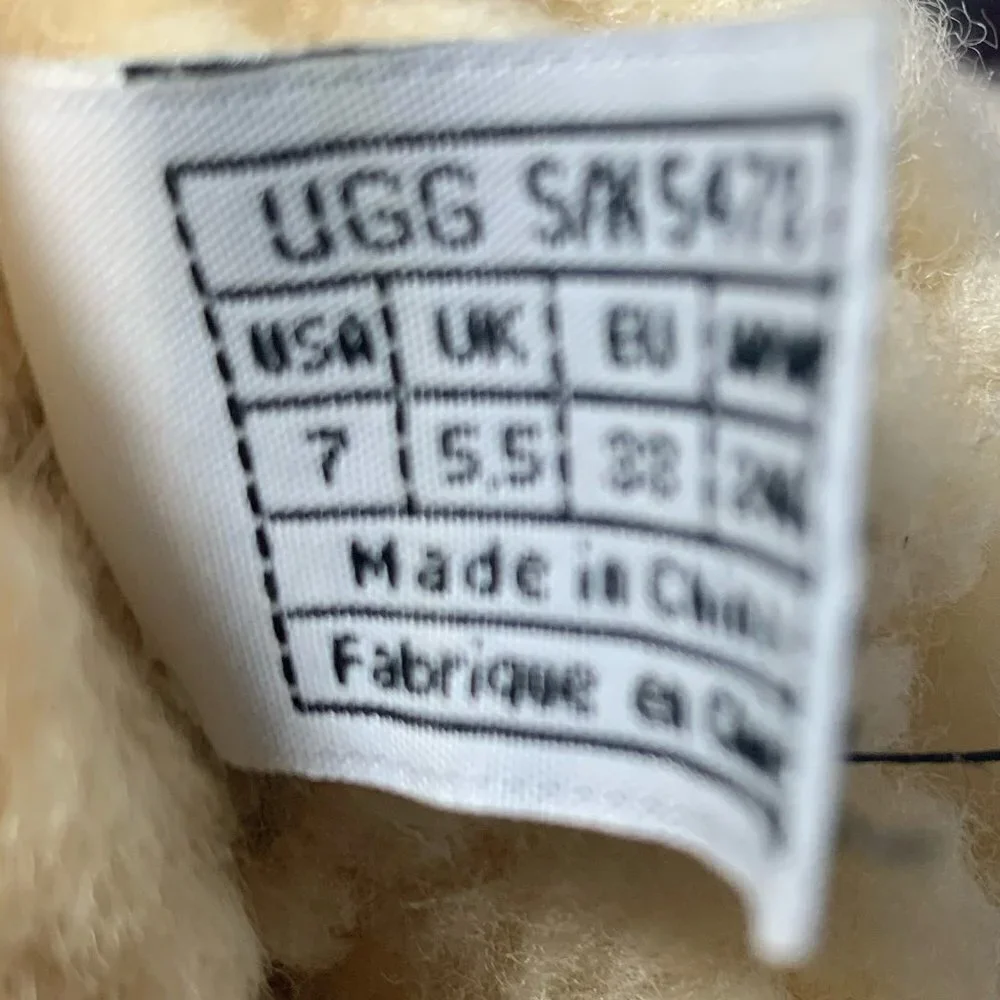 UGG Women Shoes Size 7 *